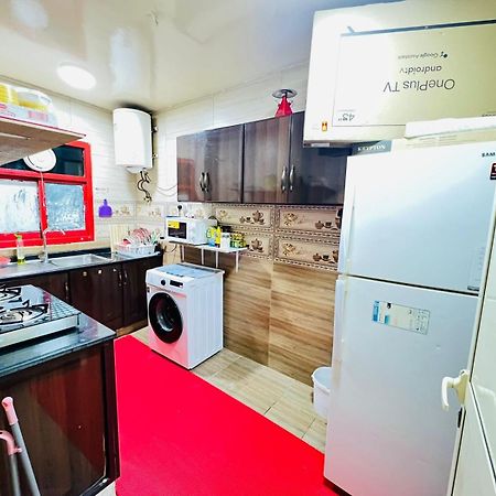 Appartement Moon Backpackers , Al Rigga , Partition For Couples And For Singles à Dubaï Extérieur photo