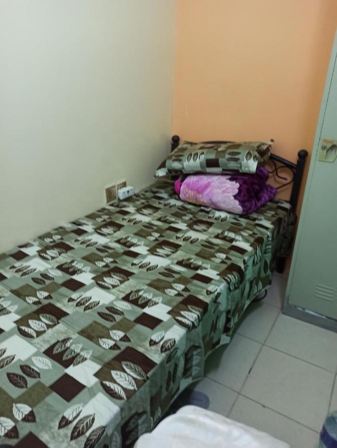 Appartement Moon Backpackers , Al Rigga , Partition For Couples And For Singles à Dubaï Extérieur photo