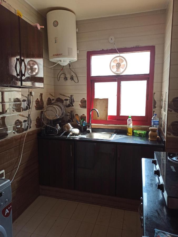 Appartement Moon Backpackers , Al Rigga , Partition For Couples And For Singles à Dubaï Extérieur photo