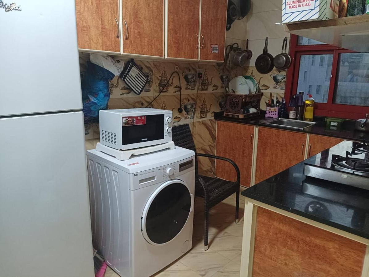 Appartement Moon Backpackers , Al Rigga , Partition For Couples And For Singles à Dubaï Extérieur photo