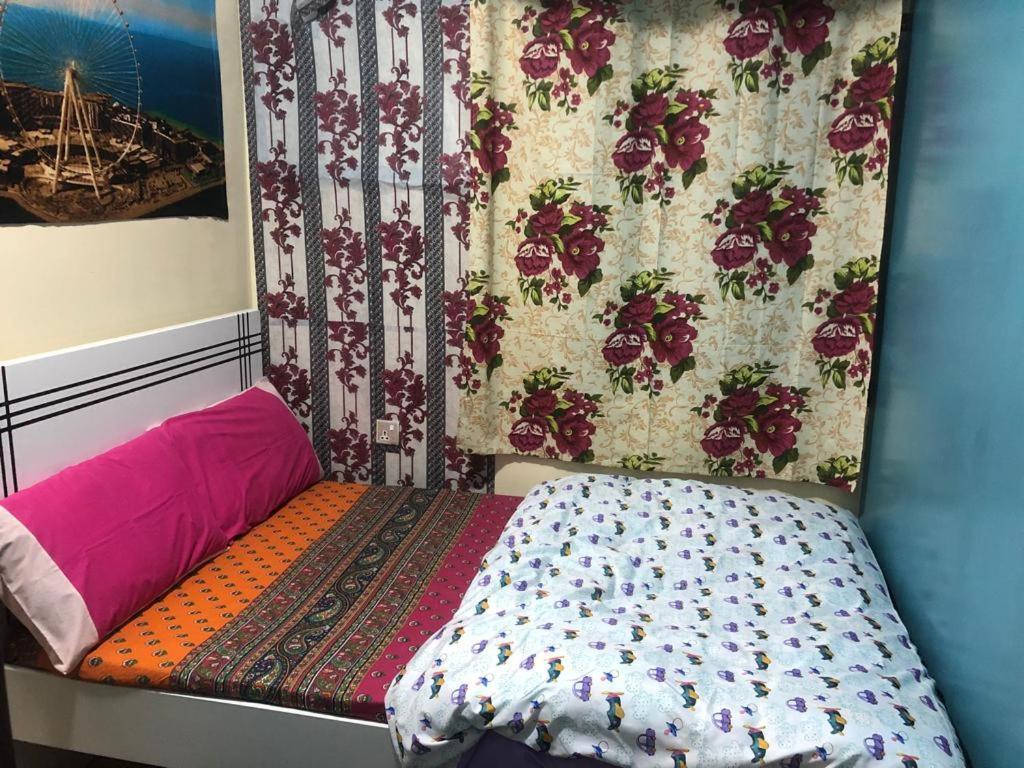Appartement Moon Backpackers , Al Rigga , Partition For Couples And For Singles à Dubaï Extérieur photo
