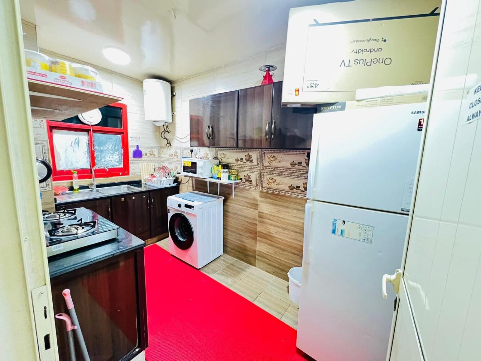 Appartement Moon Backpackers , Al Rigga , Partition For Couples And For Singles à Dubaï Extérieur photo